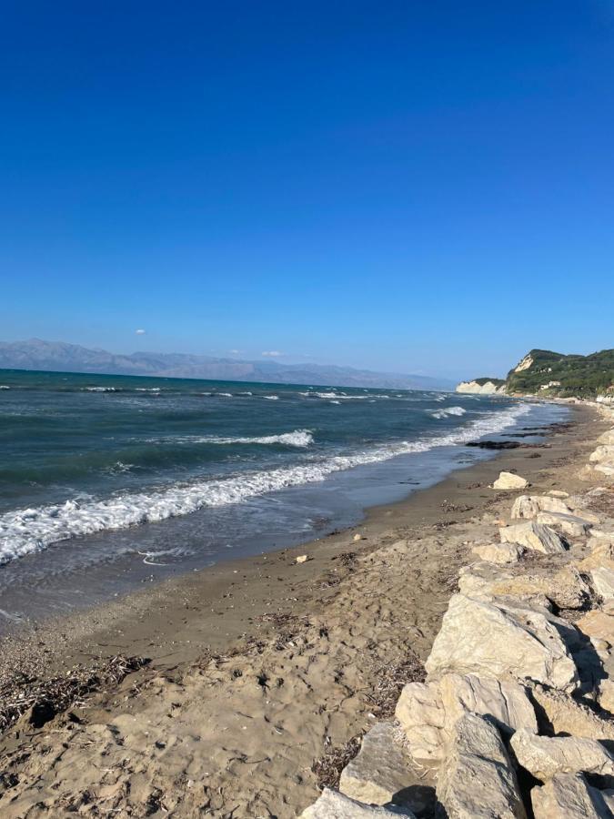 Beautiful Nearby Beach House With Garden, Private Pool And Large Yard Sidárion 외부 사진