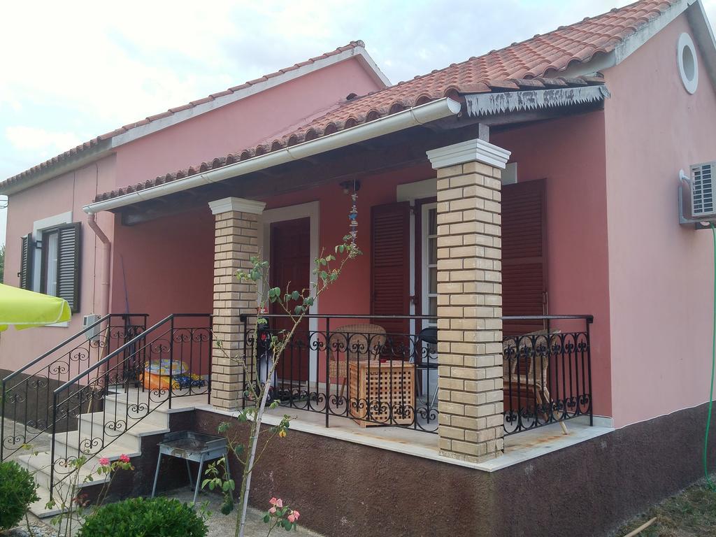 Beautiful Nearby Beach House With Garden, Private Pool And Large Yard Sidárion 객실 사진