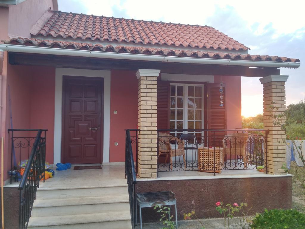 Beautiful Nearby Beach House With Garden, Private Pool And Large Yard Sidárion 객실 사진