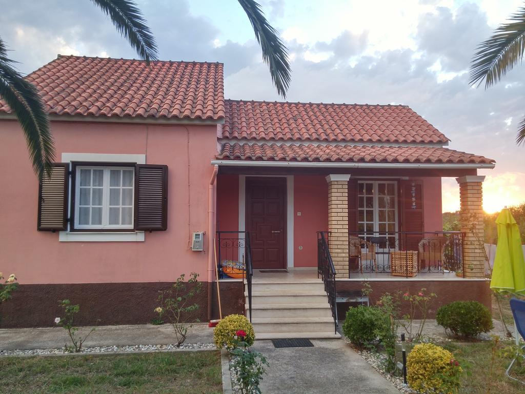 Beautiful Nearby Beach House With Garden, Private Pool And Large Yard Sidárion 객실 사진