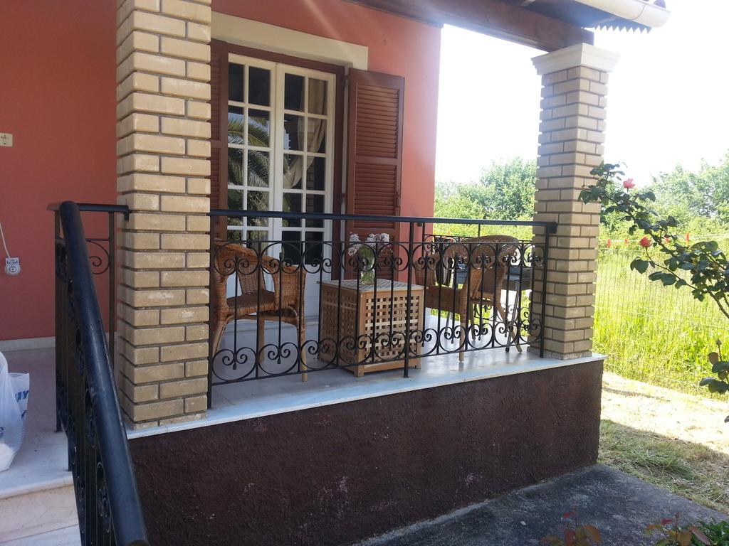 Beautiful Nearby Beach House With Garden, Private Pool And Large Yard Sidárion 객실 사진