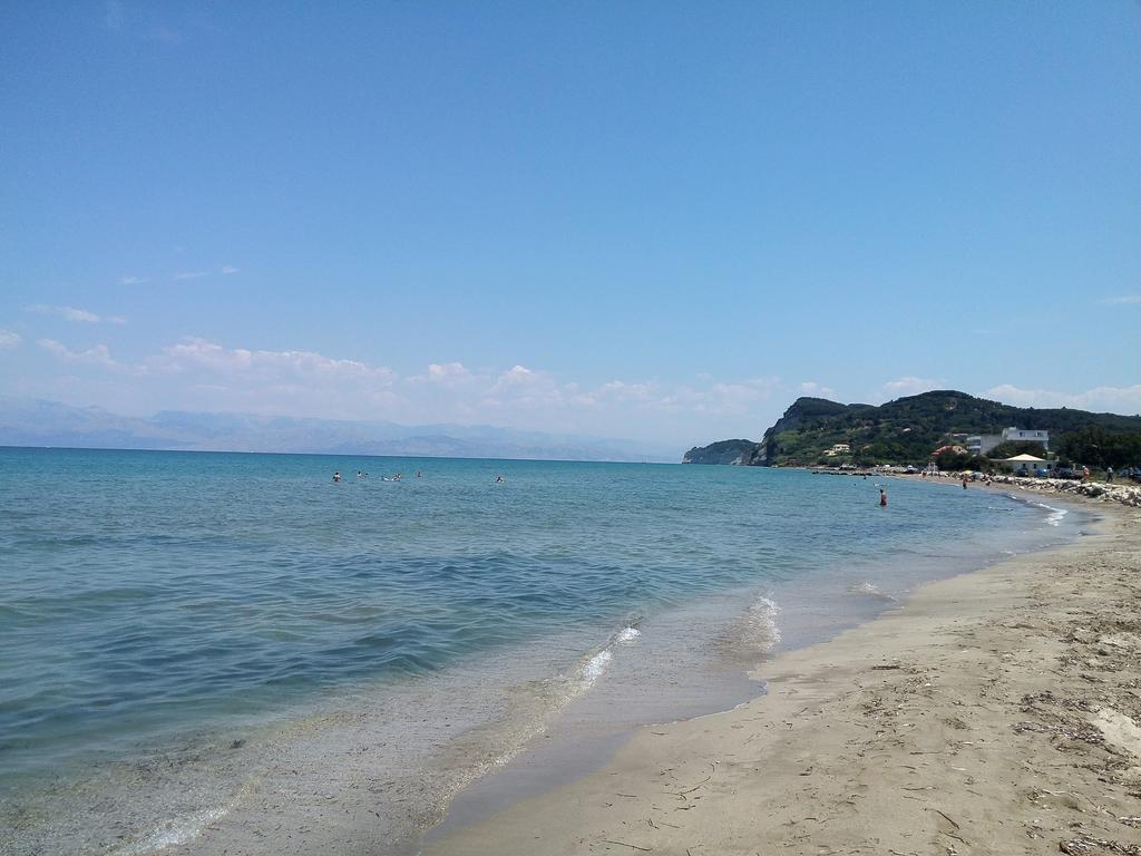 Beautiful Nearby Beach House With Garden, Private Pool And Large Yard Sidárion 외부 사진