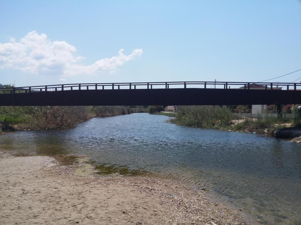 Beautiful Nearby Beach House With Garden, Private Pool And Large Yard Sidárion 외부 사진