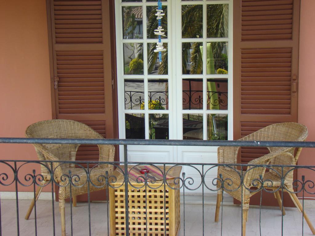 Beautiful Nearby Beach House With Garden, Private Pool And Large Yard Sidárion 외부 사진
